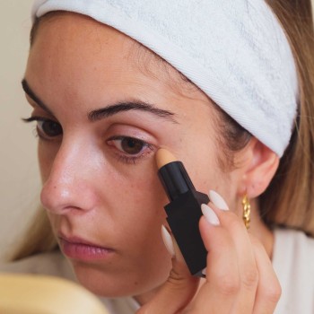 Caramel Concealer (Natural & Vegan) 2