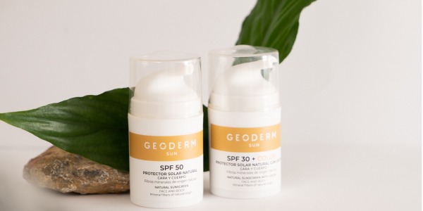 Protect your skin from the sun with a natural sunscreen. This is the best.
